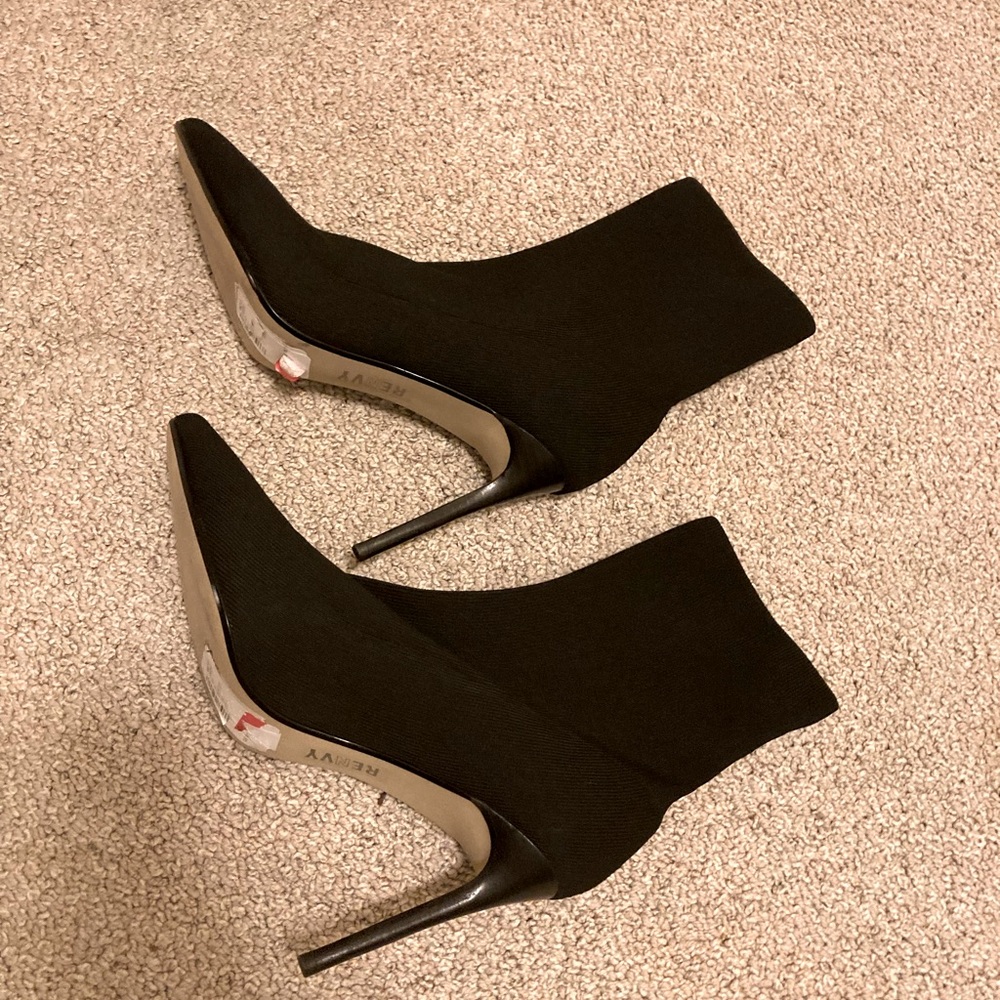 Size 10 Revny boots